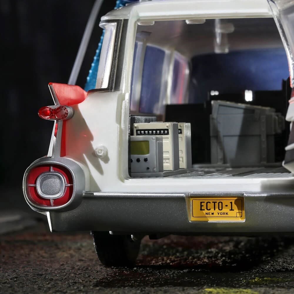 Ghostbusters-Plasma-Series-Ecto-1-(1984)-7