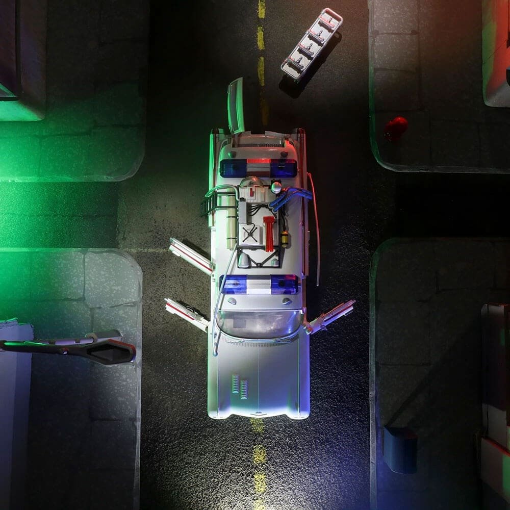Ghostbusters-Plasma-Series-Ecto-1-(1984)-9